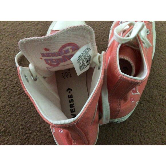 Converse high top with flower embroidery Return to festival on - Picture 6 of 7